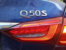 Feu arrière Infiniti Q50