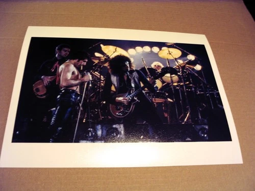QUEEN photograph 10x12´´ revealed 2025  Barcelona 1979 signed by photographer