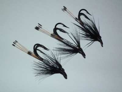 Lachs/Sitzforellenfliegen ---- 3 silberne Pennell gebunden auf Mustad Gr. 10 Doppelhaken