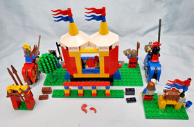 LEGO Castle: Knight's Challenge 1584 100% complete except for 2 feathers