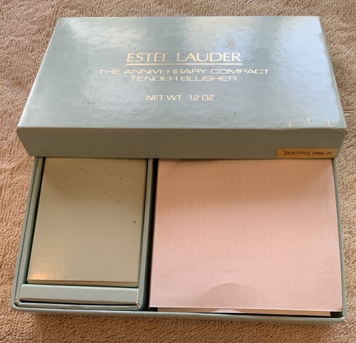 Vintage Estée Lauder Anniversary Compact - Tender Blusher in Original Packaging - Picture 6 of 6