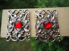 VTG Silver Tone Filigree Ornate Clip On Earrings Red Bead Accent Costume Art