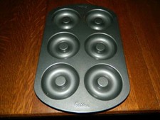   Wilton 6 Cavity Donut Pan, Bakeware