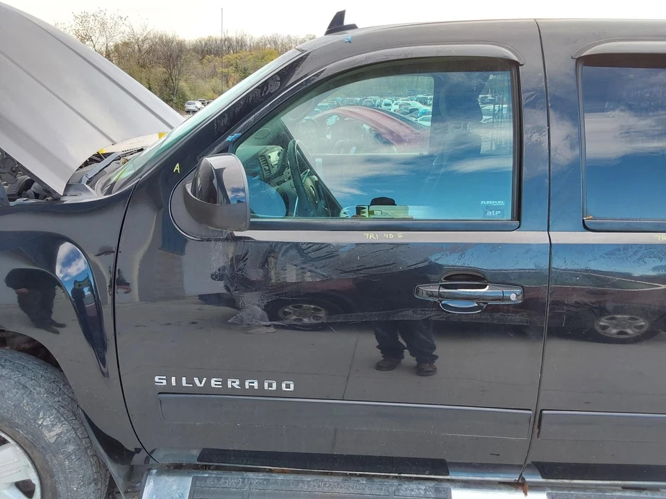Used Front Left Door Assembly Front fits: 2013 Chevrolet Silverado 1500 pickup L - Image 2 of 4