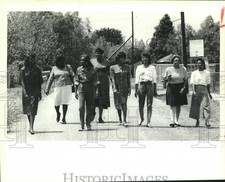1990 Press Photo Members of the DeVile Ladies Community Club, Algiers, LA