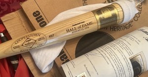 SIGNED MICKEY MANTLE  BAT W/ LOA PSA DNA AUTHENTIC Hall Of Fame Plaque