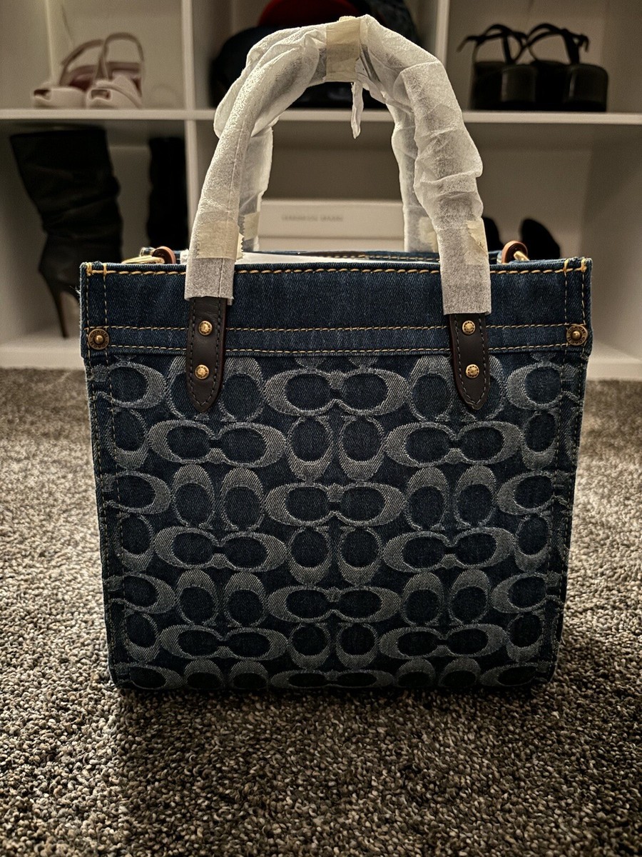 トートバッグ coach Field Tote 22 In Signature Denim 19191852_fpx.tif?$filterlrg$&