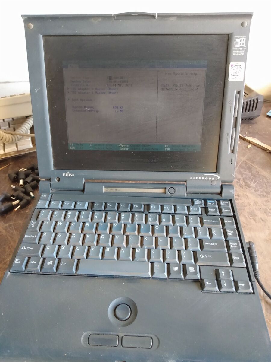 VINTAGE FUJITSU LIFEBOOK 765DX INTEL PENTIUM MMX LAPTOP VINTAGE FUJITSU LIFEBOOK 765DX INTEL PENTIUM MMX LAPTOP