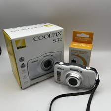 Nikon Coolpix S32 Digital Compact Camera Waterproof White - Charger Battery Box