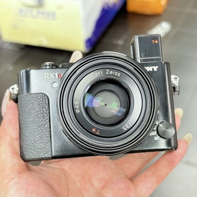 Sony Cyber-shot DSC-RX1R II 42MP Digital Camera DSC-RX1RM2 USED