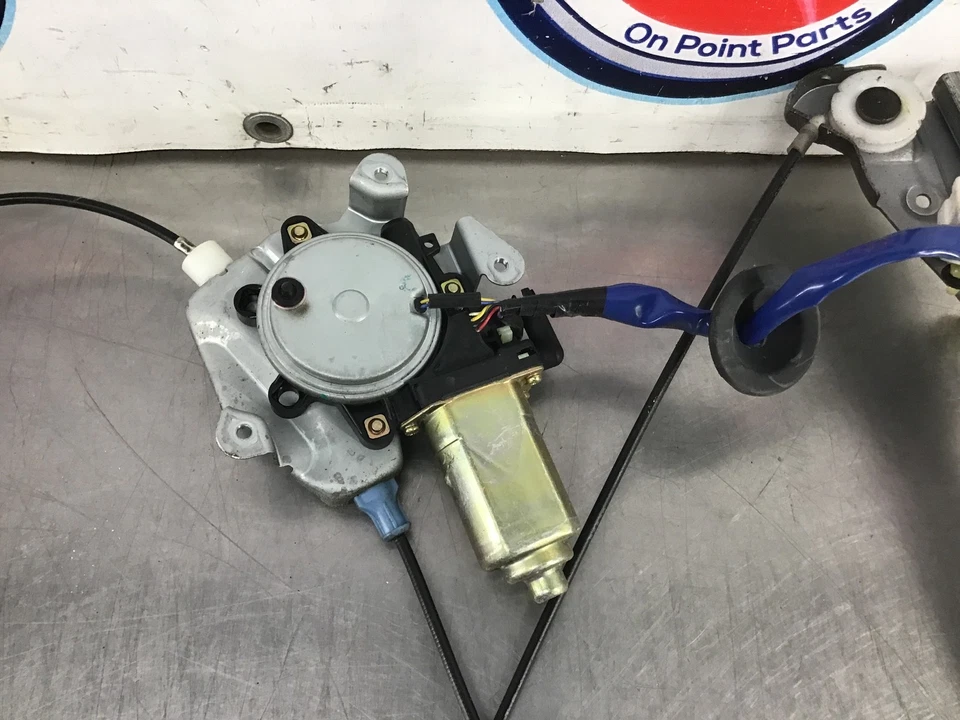 Оригинальный регулятор двигателя правого окна для пассажира 2006 Nissan 350Z 12bekce - Изображение 3 из 4