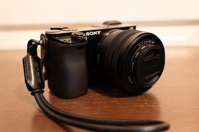 Sony a6000 + Sony FE 28-60mm Lens Bundle | 5 Batteries | Bag | Tripod | Extras