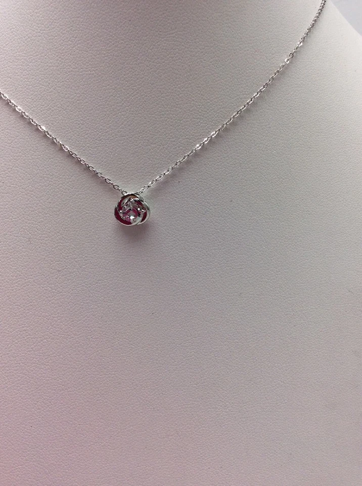 Colar de cristal transparente tom prata Eliot Danori US$ 35 #67 - Imagem 2 de 4