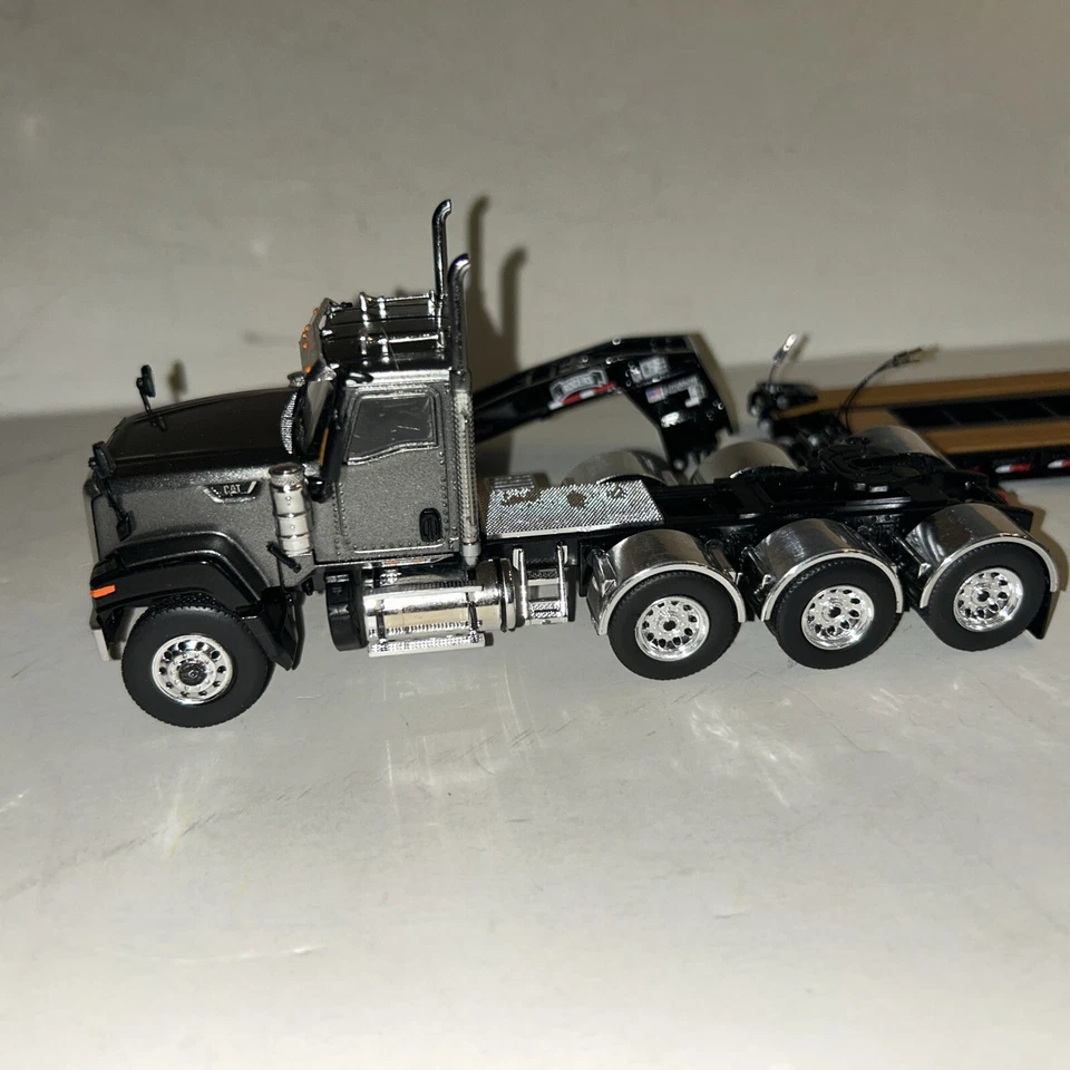 WSI Model Caterpilllar CT680 6x4 CAT Grey/Black Rogers Lowboy 4-Axle  39-1011 - Image 3 of 4