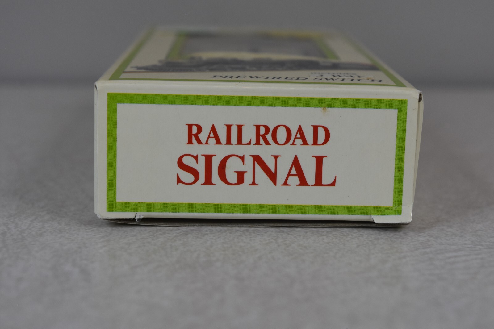 (Lot 909) N Scale Model Train Model Power Railroad Signal with 3 Way