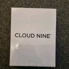 Cloud nine  Led Travel Vanity  new in original box