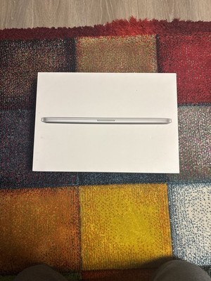 Apple MacBook Pro 15,4'' / Intel Core i7 2,2Ghz / 8GB  RAM / 256GB SSD / A1398