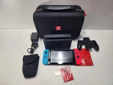 NINTENDO SWITCH HANDHELD - HAC-001 (P19014707)