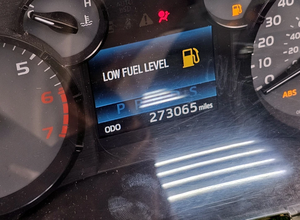 Cuadro de instrumentos medidores de velocidad Toyota Tundra 2016-2017 OEM usado Foto 3 de 4