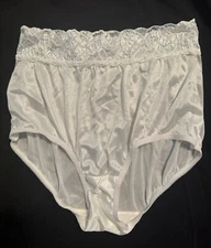 Vintage Myonne 100% Nylon Panties Sz.8
