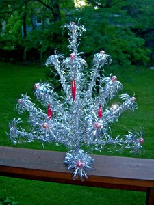 Neat Collector S Vtg 2 Ft Retro Aluminum Pom Silver Pink Bulbs Xmas Tree Ebay