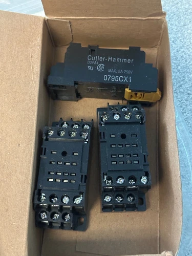 NEW BOX OF 3 EATON CUTLER HAMMER D2PA4 4 POLE SOCKETS