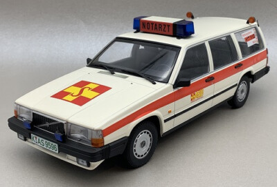 Volvo 740 GL Break ASB Köln Limitiert 300 Stück im Maßstab 1:18 Minichamps NEU