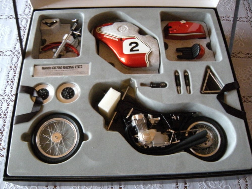 Tamiya 1/6 Scale Honda CB750 Collectors Club Special Semi