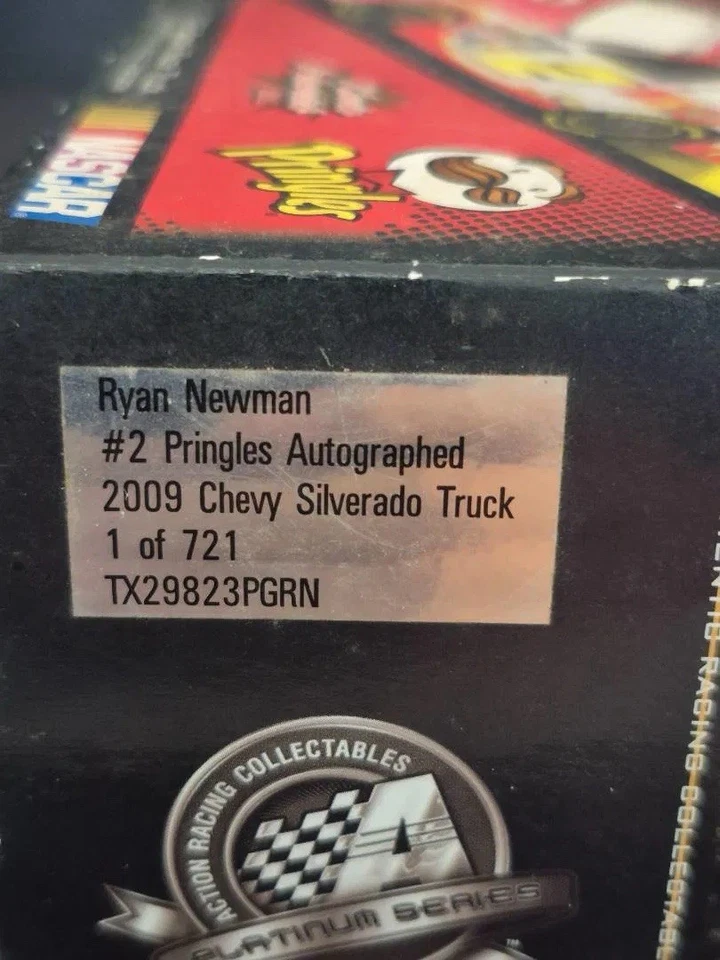AÇÃO RARA ASSINADA 2009 Ryan Newman #2 Pringles Nascar Super Caminhão Diecast em escala 1/24 - Imagem 2 de 4