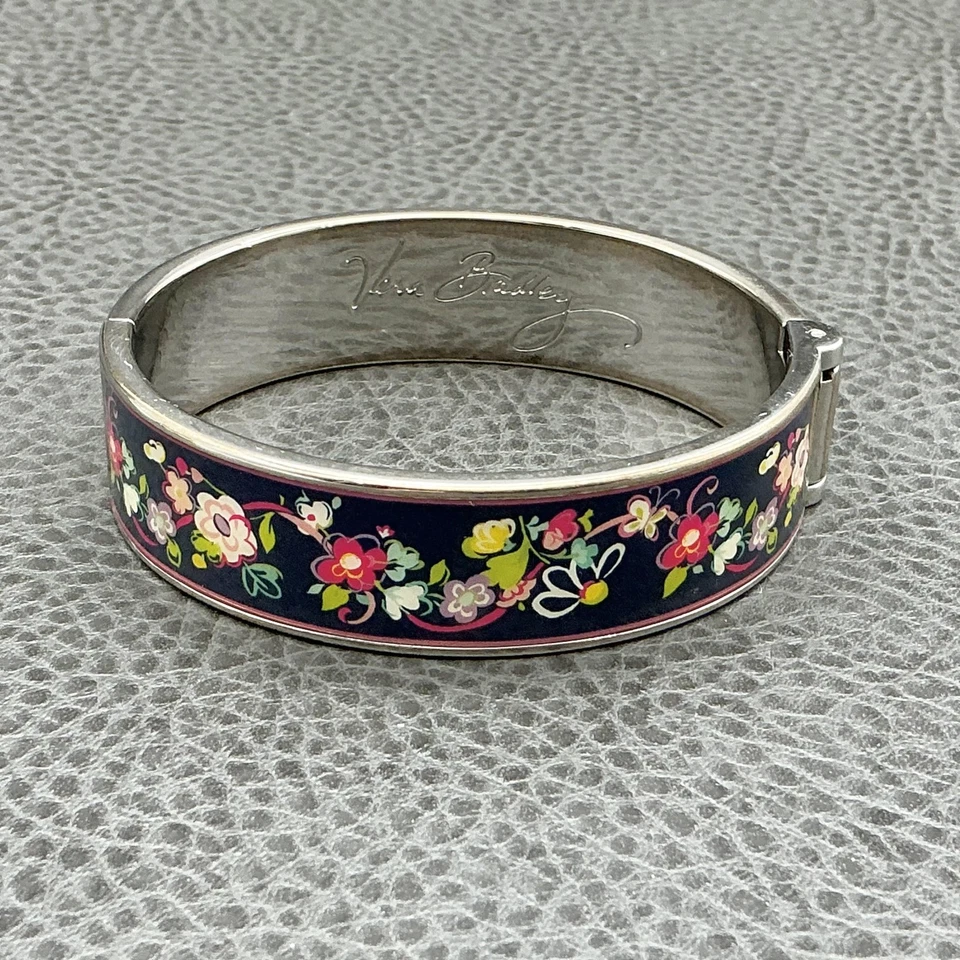 Pulseira Vera Bradley feminina floral esmalte articulado tom prata rosa marinho - Imagem 4 de 4
