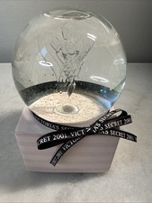 VICTORIA'S SECRET 2001 "HARK! THE HERALD ANGELS SING" MUSICAL ANGEL SNOW GLOBE