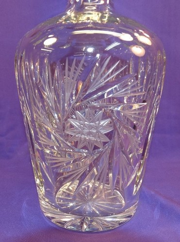 BEAUTIFUL HAND CUT CRYSTAL SPIRIT DECANTER W/ STOPPER WHIRLING STARS NOT SIGNED - Picture 2 of 8