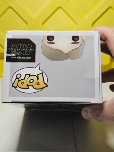 Figura de vinilo exclusiva Funko Pop Star Wars Han Solo (Snow Gear) #86 caja de botín - Imagen 5 de 5