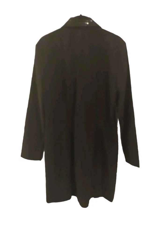 Vestido Abrigo Vintage Alyn Paige Talla 9/10 Negro Con Cuello Brillo y Acentos con Botones  Foto 3 de 4