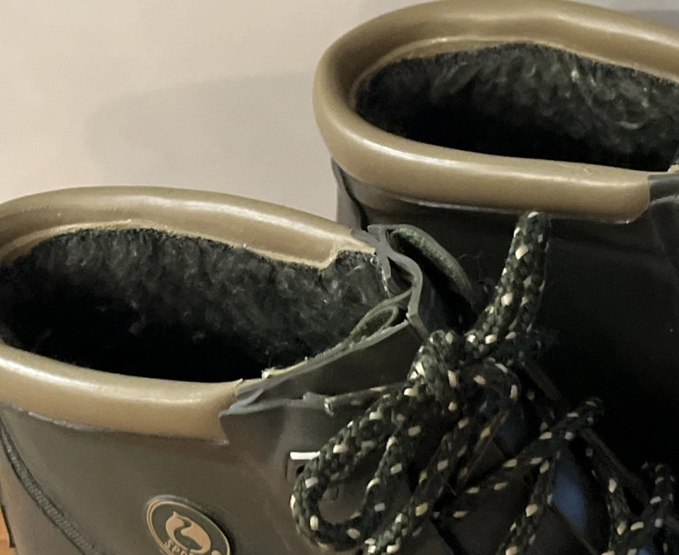 Womans Sporto Thermolite Lace up Duck Boots Black/Olive Size 8 EUC - Image 4 of 4