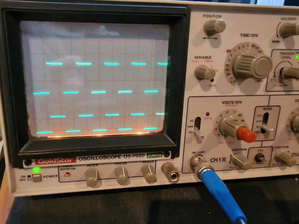 Voltcraft Signal Function Generator  VCF Ein- & BNC sync Ausgang Sinus Dreieck  - Bild 3 von 4