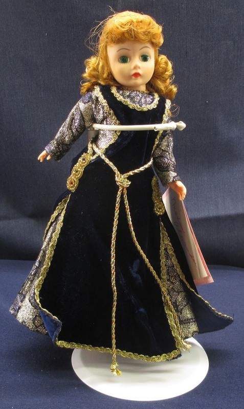 VINTAGE MADAME ALEXANDER 10" DOLL "GUENIVERE" PORTRETTES SERIES TAG+STAND