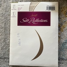 1998 Hanes Silk Reflections Silky Thigh Highs Stockings Sz EF Pearl Sandlefoot