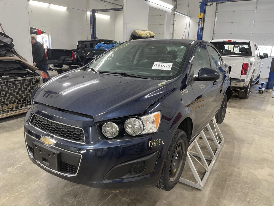 Used Fuse Box Engine fits: 2015 Chevrolet Sonic 1.8L VIN H 8th digit opt LUW Gra - Imagem 2 de 4