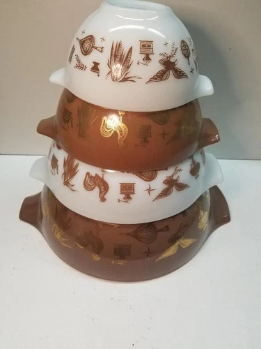 Vintage  PYREX EARLY AMERICAN CINDERELLA NESTING MIXING BOWLS 441 -444, Set Of 4
