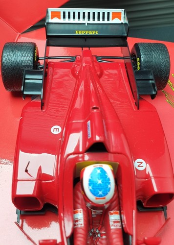 1:18 SCHUMACHER Ferrari F310 "1st Ferrari-WIN: GP Spain 1996 - RAINTYRES" OVP - Bild 5 von 7