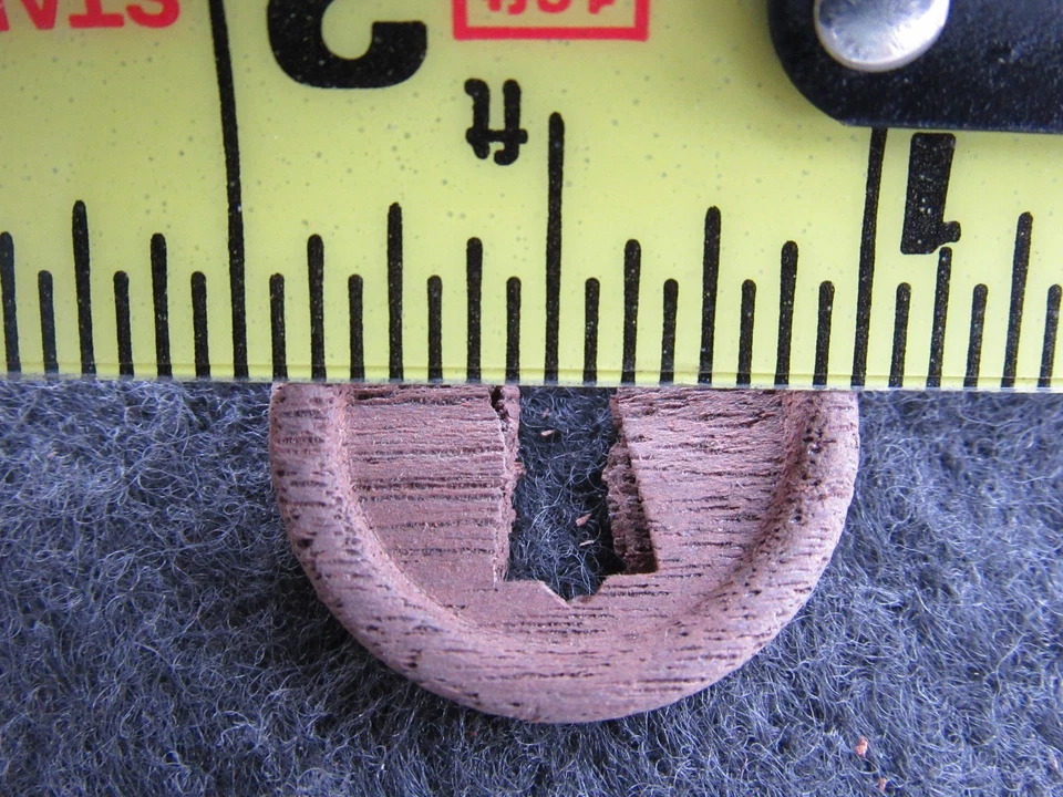 Una antigua cubierta de cerradura de nogal de 1 pulgada c.1910 (MUCHOS DISPONIBLES) Foto 4 de 4