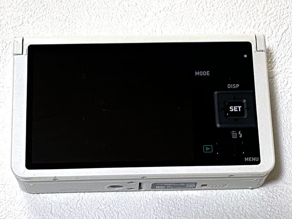 CASIO EXILIM HIGH SPEED EX-ZR70 16.1MP Digital Camera White