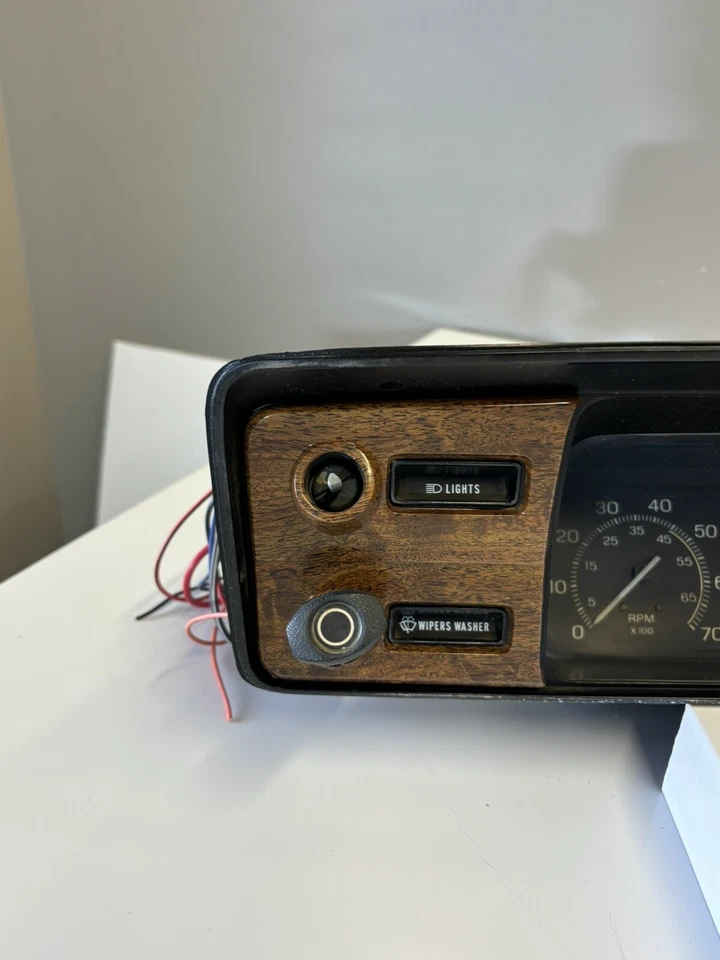 Cuadro de instrumentos AMC Spirit GT 1979-83 con sección de tablero, tacómetro Foto 4 de 4