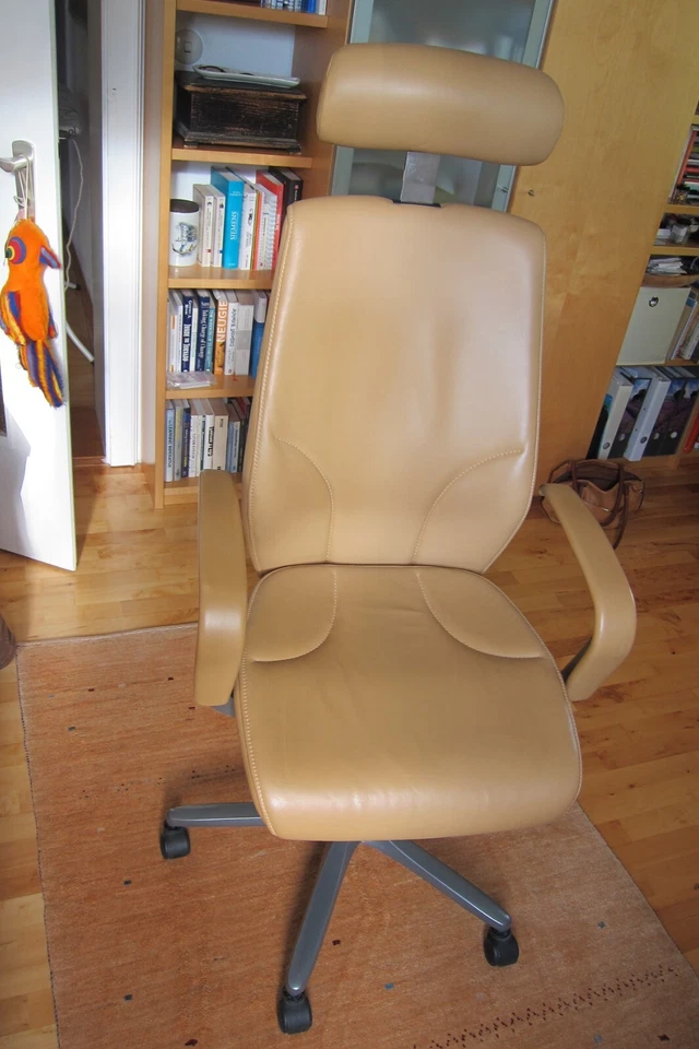 Chef Sessel Bürosessel Giroflex 64 Kopfstütze Leder leichte Gebrauchsspuren