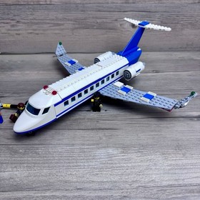 LEGO City Passenger Plane #3181 2010 90% Complete with Mini Figures Preowned