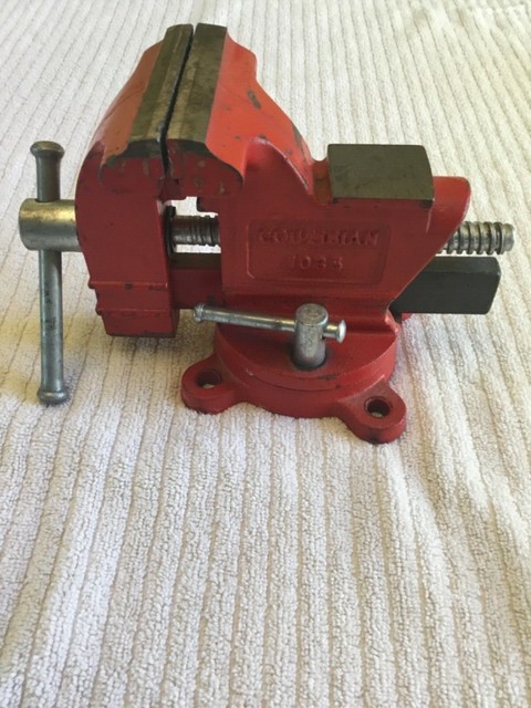 Pre Owned Craftsman 51885 4 1 2 Bench Vise With Swivel Base W 5