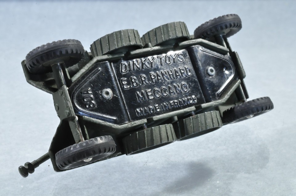 Dinky Toys 80A – E.B.R. Panhard (Engin Blindé de Reconnaissance