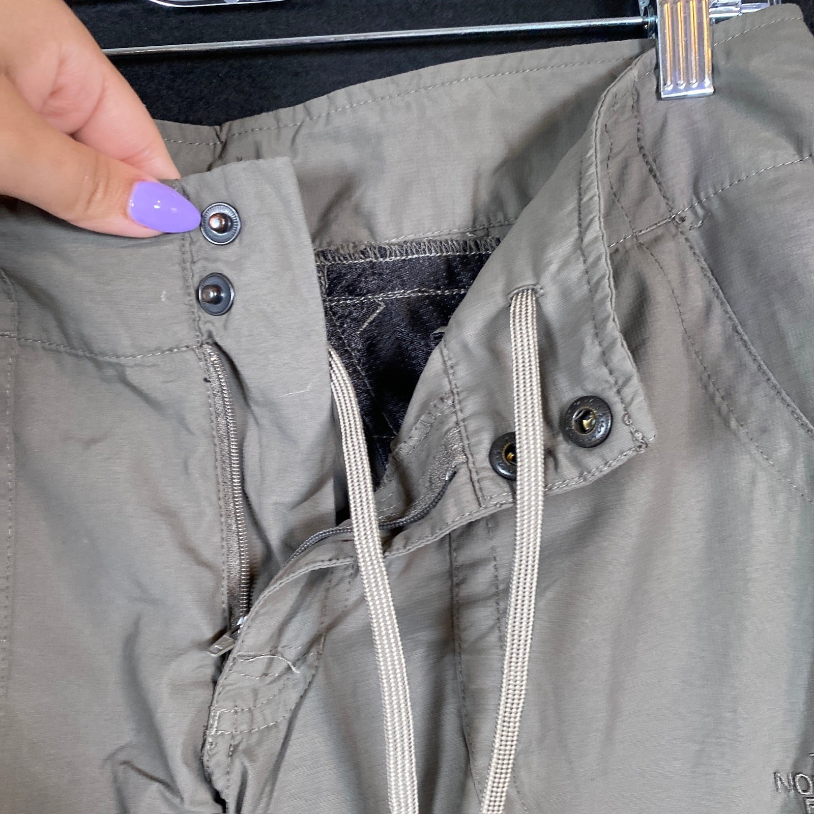 The North Face Womens Pants Gray Green Below the Knee Capri Nylon Stretch 8 thumbnail 4