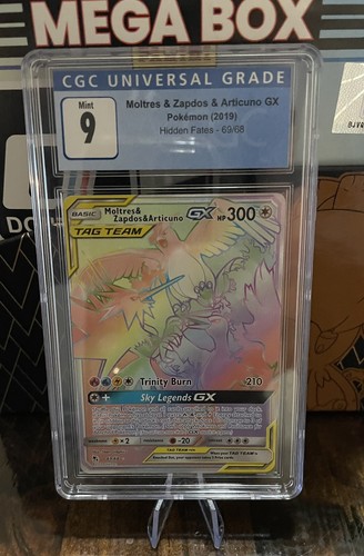 2019 Pokemon Hidden Fates Trio Birds Moltres Zapados #69 / CGC 9